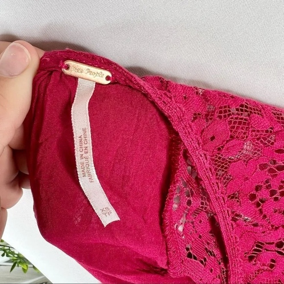 Free People Short Sleeve Lace Open Back Mini Dress Tunic Magenta Red XS - Picture 7 of 9
